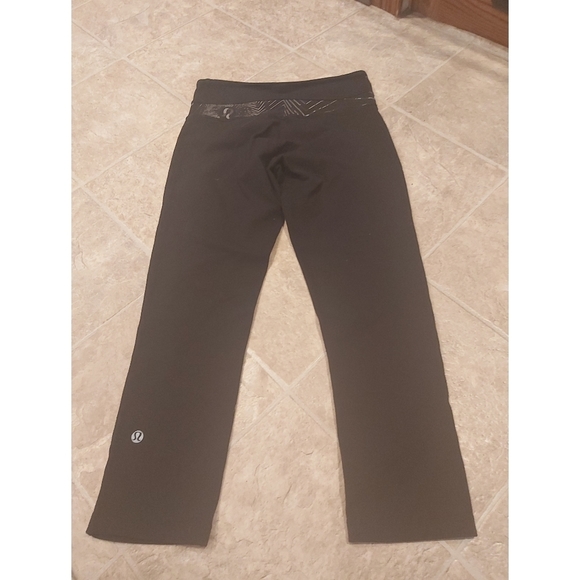 Lululemon groove crop size 4 - Picture 4 of 4